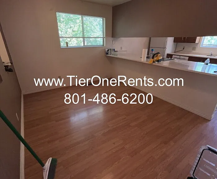 619 Angie Cir #619 — Photo 6