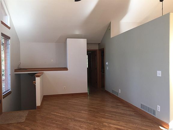 4th image of 152 S Laura Ave