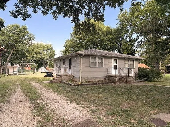 309 N Stark St, Bennington, KS 67422