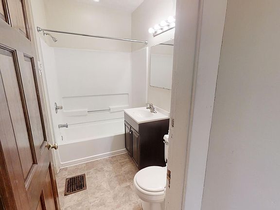 3rd image of 111 Chittenden Ave