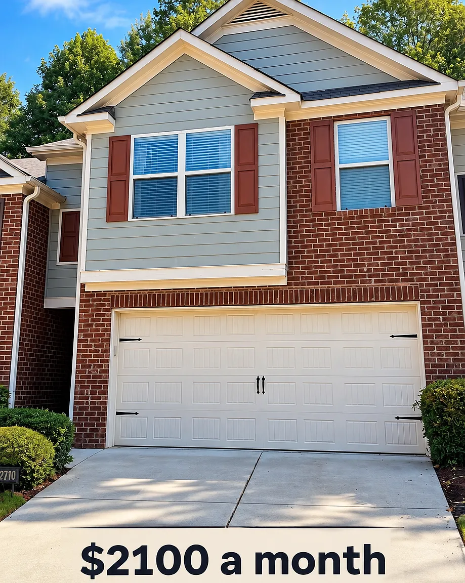3 bed, 2.5 bath, 1779 sqft, $2,100 — Photo 1