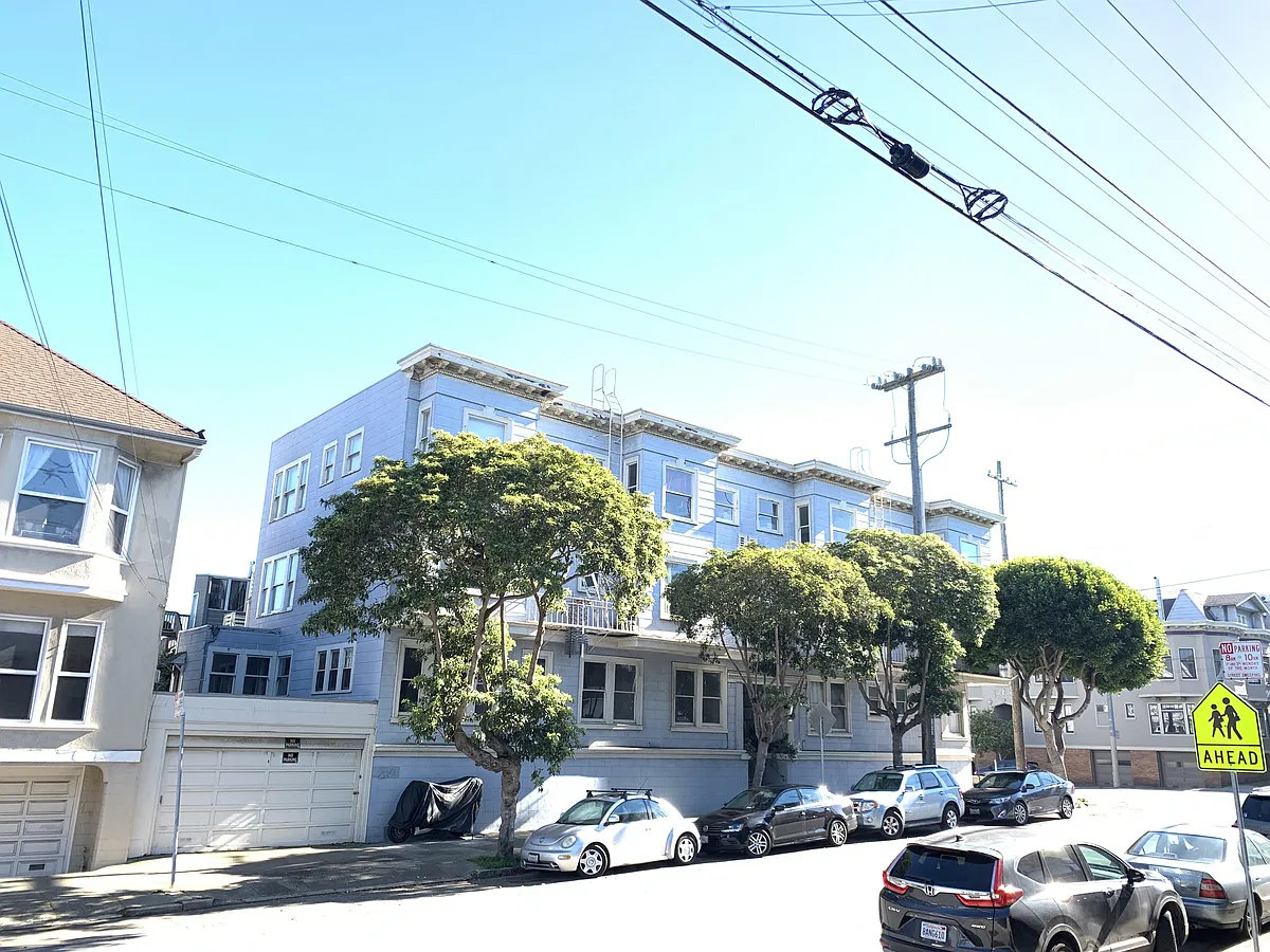 Building Photo - 590 8th Ave