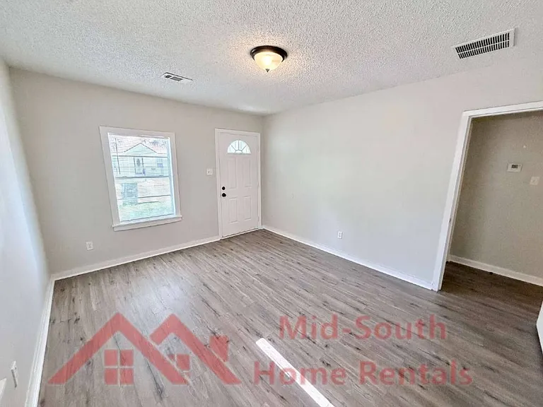 2622 Whitman Ave — Photo 5