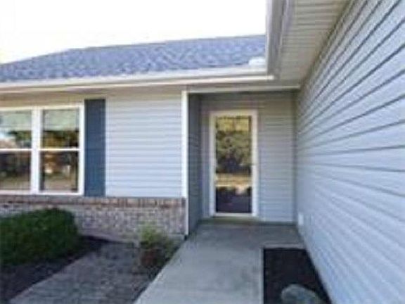 2nd image of 1405 E Kearney Ln