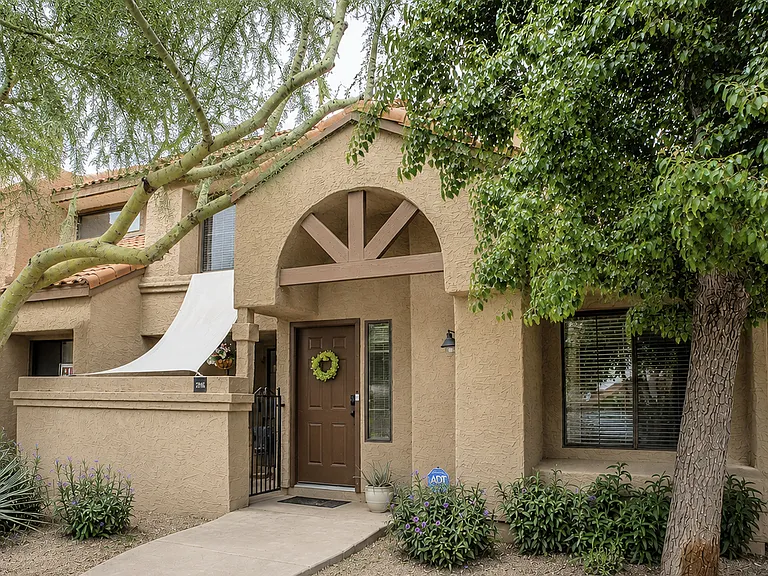 You'll love this FURNISHED home base less than 1 mile from ASU.