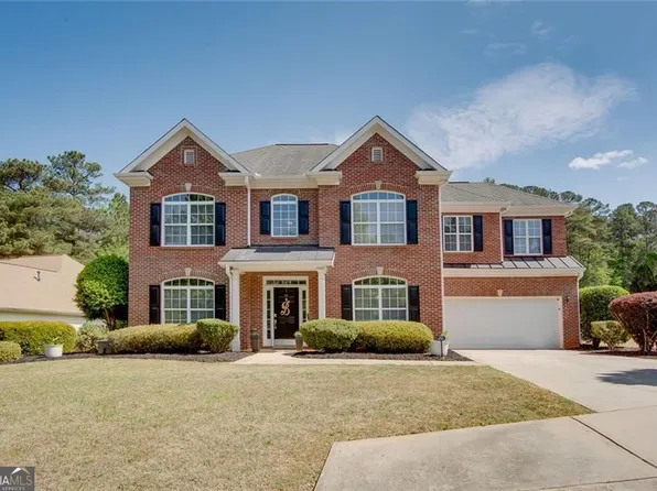 7601 The Lakes Dr, Fairburn, GA 30213