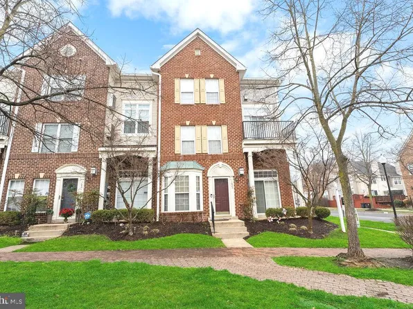 1623 Post Oak Dr #13, Bowie, MD 20721