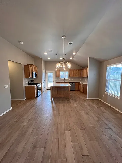 3 bed, 1586 sqft, $2,150 — Photo 2