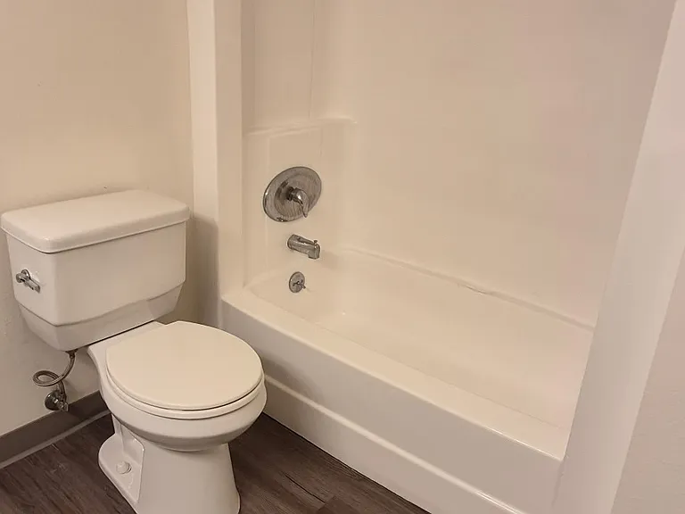 Hall Bath 2