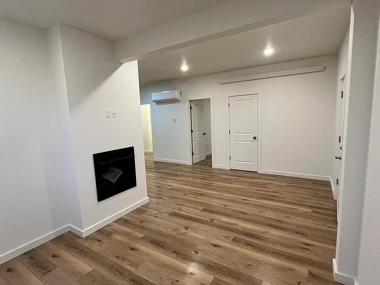 1404 Windsor Dr #A — Photo 2