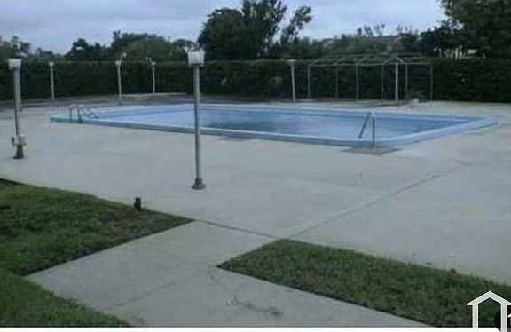 4th image of 15600 NW 7th Ave APT 808