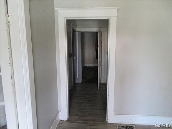 4th image of 708 Alhambra Ct
