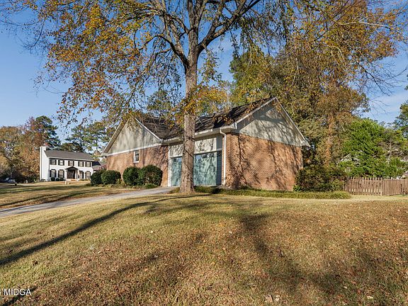 4th image of 101 Spring Valley Ct