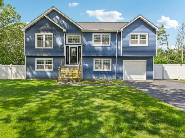 2 Sommerset Drive, Yaphank, NY 11980