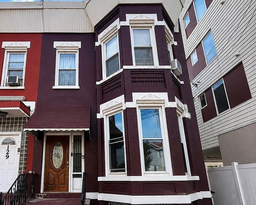 2nd image of 131 Kearney Ave