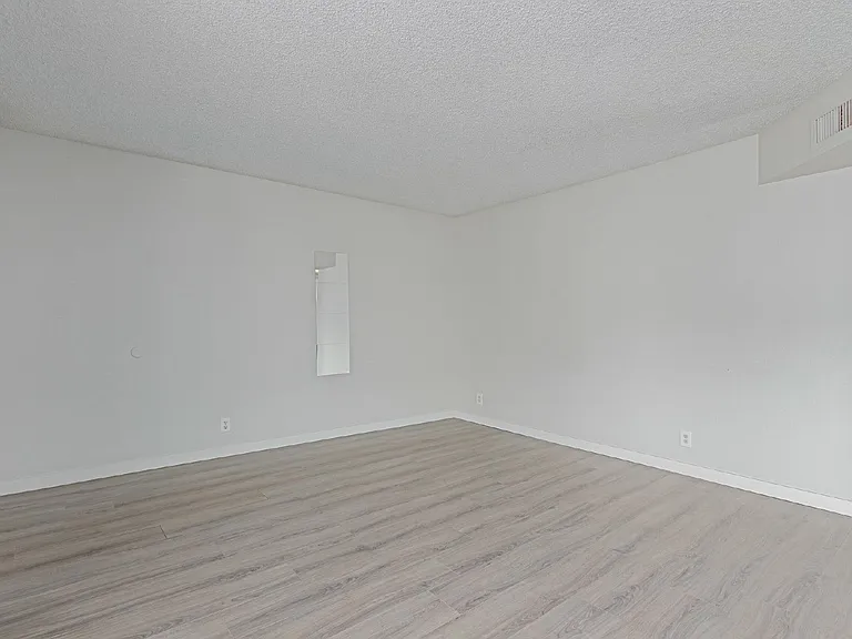 11002 N 15th Ave #4 — Photo 30
