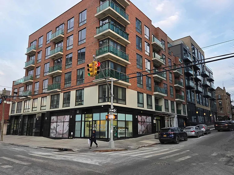2301 41st Ave #2A — Photo 9
