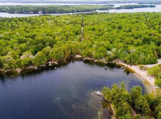 27 E Beach Rd, Raymond, ME 04071