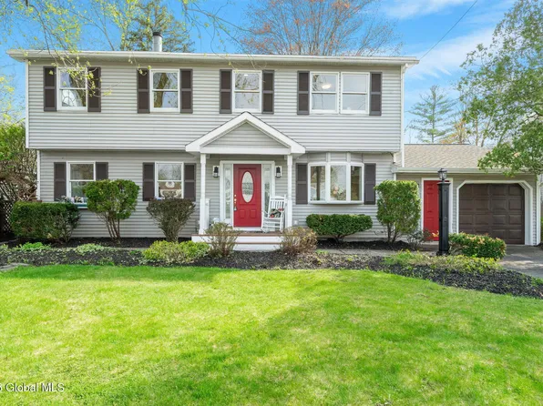14 Amelia Drive, Schenectady, NY 12309