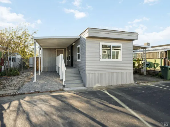 12 Evergreen Ave, Windsor, CA 95492