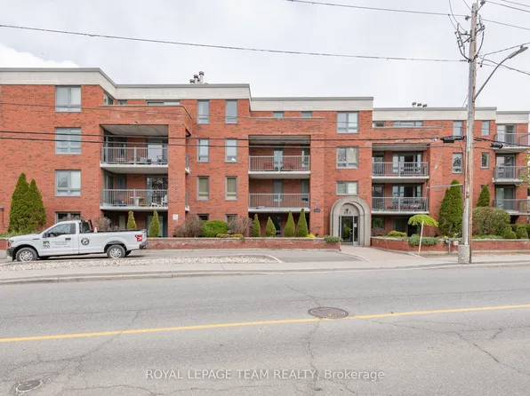 939 N River Rd #105, Ottawa, ON K1K 3V2