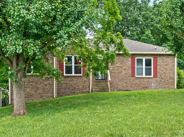 186 Whitehall Dr, Clarksville, TN 37042