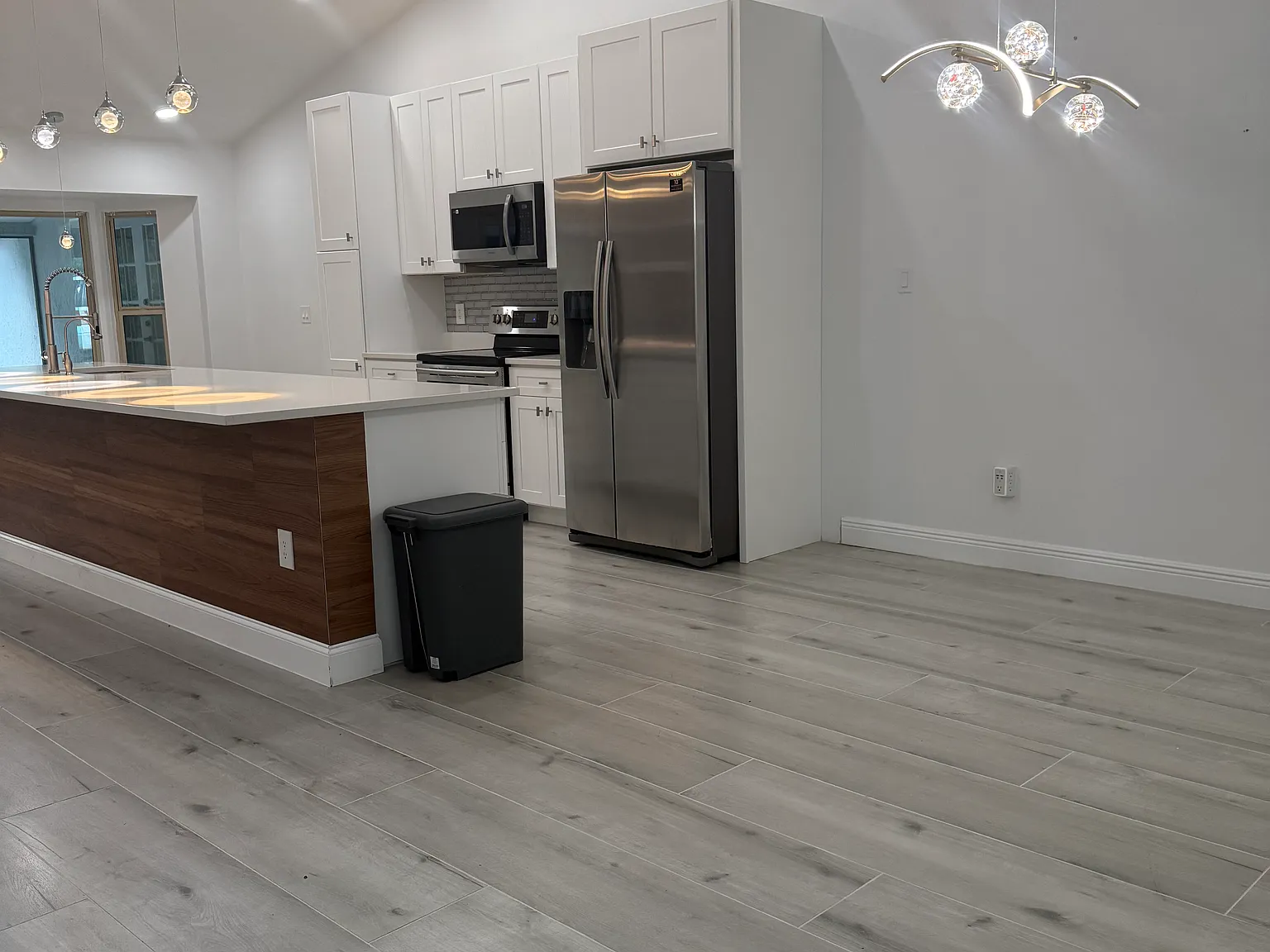 4 bed, 2.5 bath, 2382 sqft, $3,600 — Photo 3