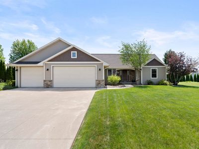 W7133 Englewood Dr, Greenville, WI, 54942
