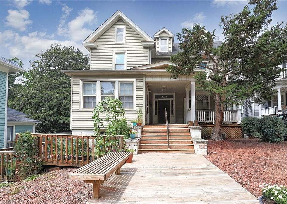 1st image of 1025 W End Blvd