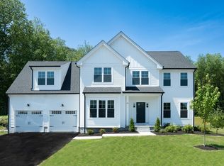 17 Old Grafton Rd, Upton, MA 01568