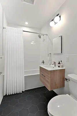 Rented by Vertical Real Estate LLC | media 4