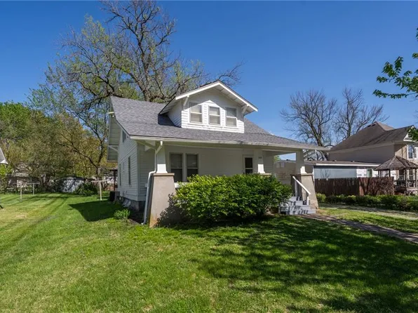 317 S Elm St, Wellsville, KS 66092
