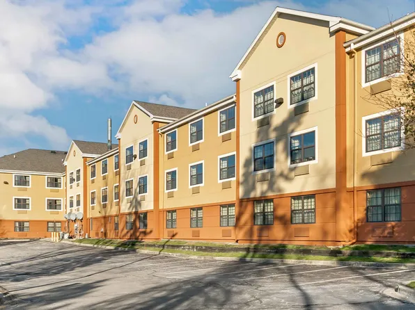 Detroit - Farmington Hills, 27775 Stansbury Blvd, Farmington, MI 48334