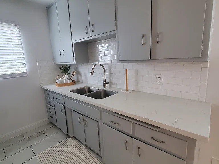 330 Orizaba Ave #2 — Photo 6