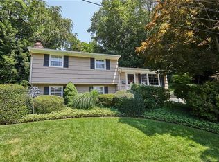42 Shalimar Ln, Fairfield, CT 06824