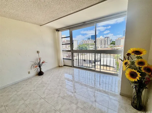 1717 Citron St APT 406, Honolulu, HI 96826
