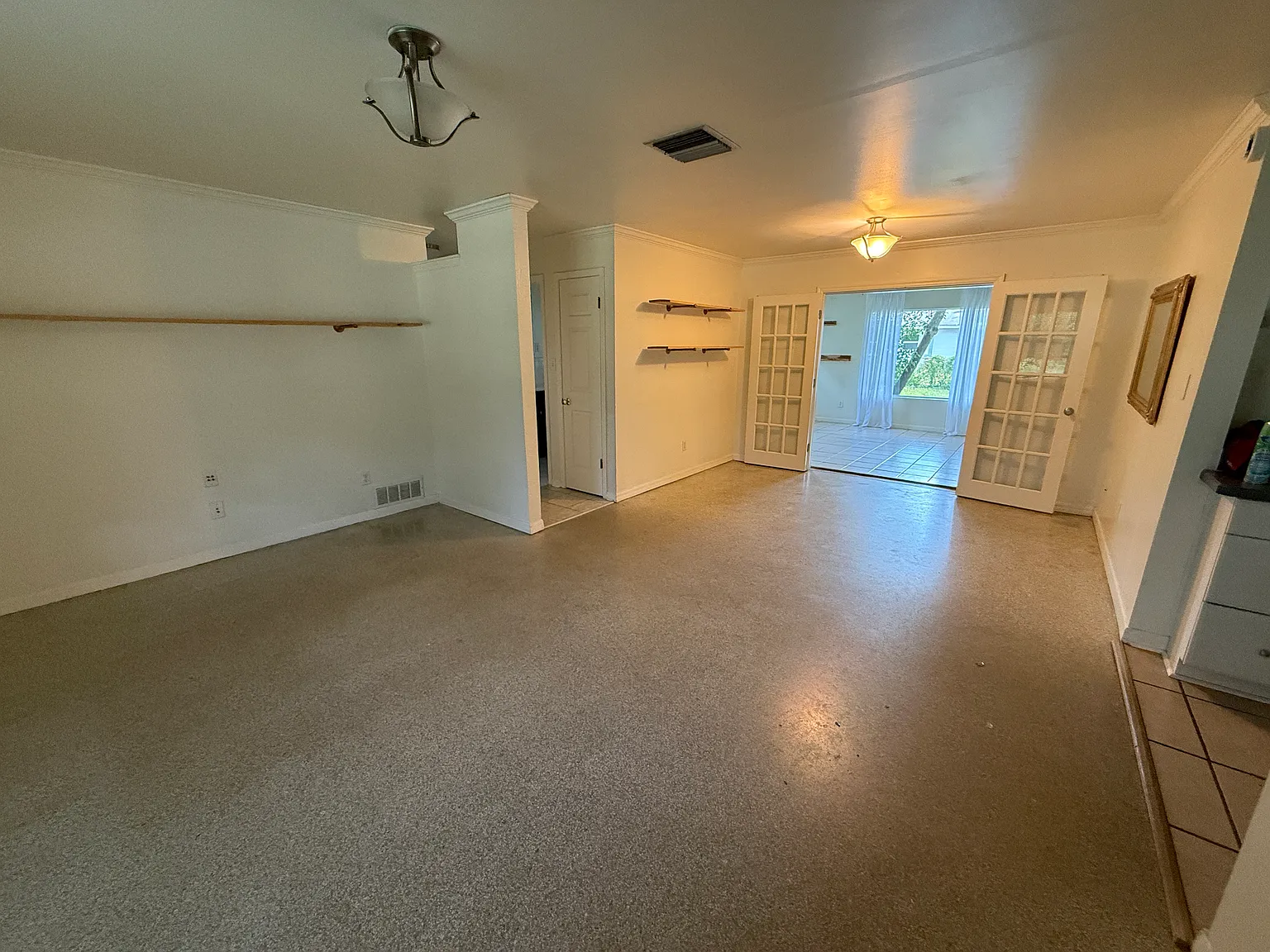 3 bed, 1250 sqft, $1,825 — Photo 2