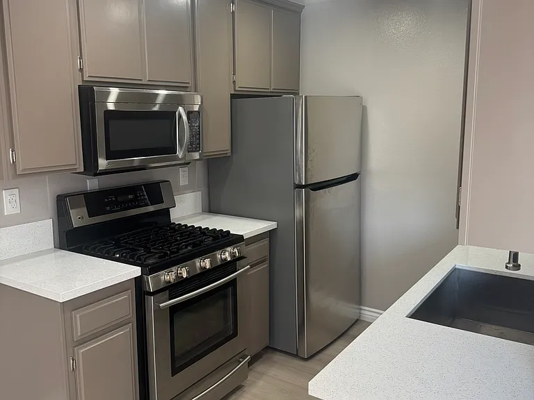 374 N Avenue 57 — Photo 3
