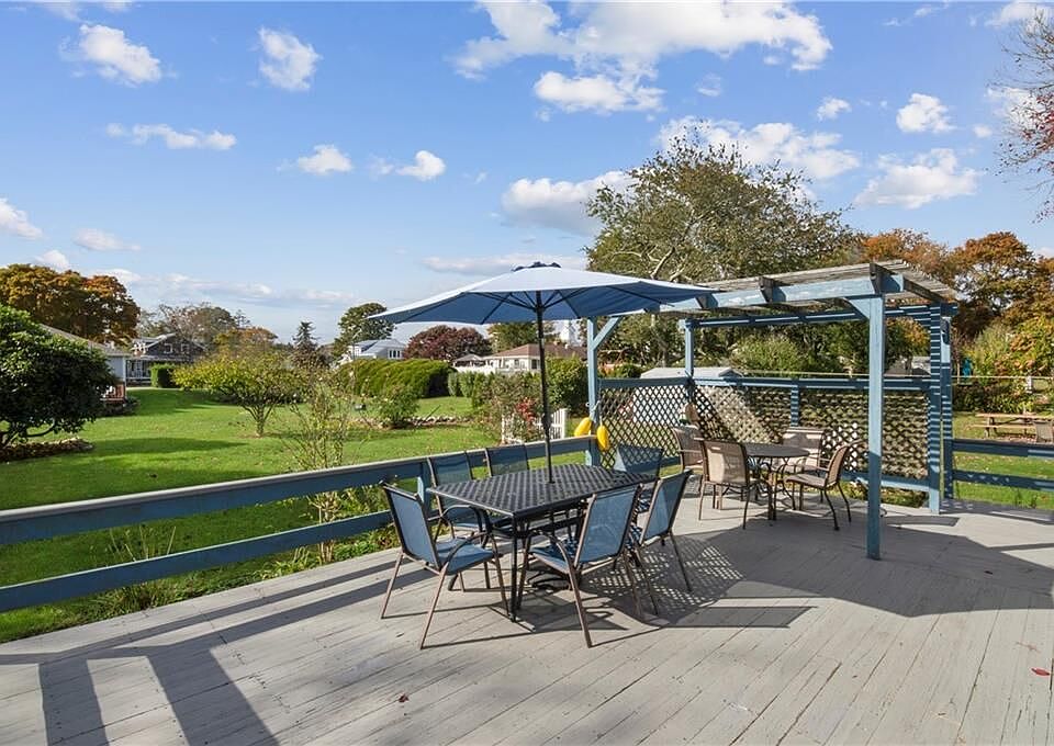 44 Benson Ave Westerly RI Zillow