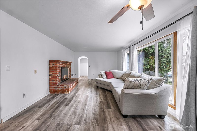 3rd image of 1016 Lincoln Street