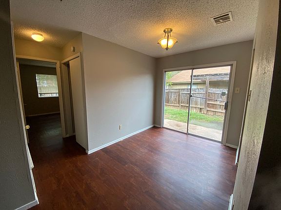 2nd image of 1909 Prairie Knoll Ct #B