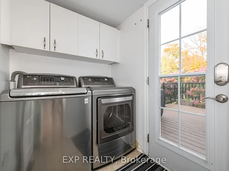 1238 Barnwell Cres — Photo 36