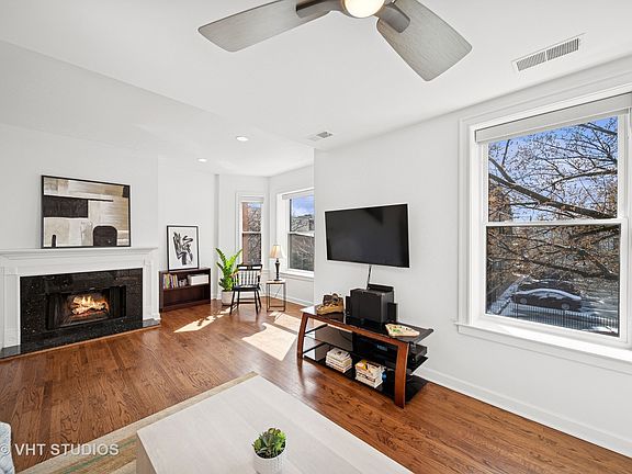 5th image of 1038 W Armitage Ave #B