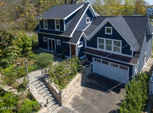 41 Grove St, Cos Cob, CT 06807
