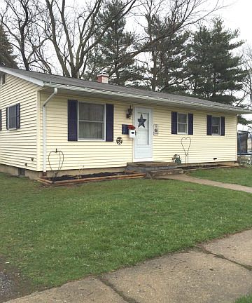 2nd image of 917 Winthrop Ln