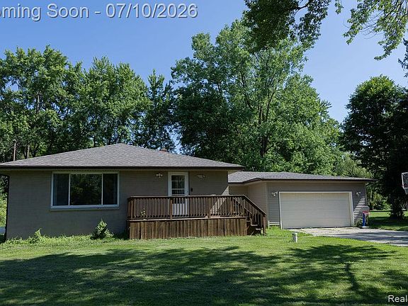 2nd image of 5052 Beecher Rd