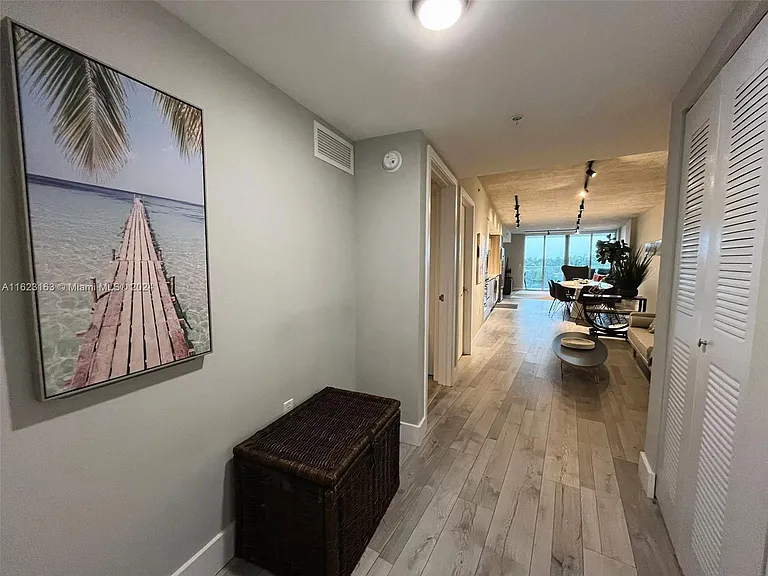 6620 Indian Creek Dr #509 — Photo 14