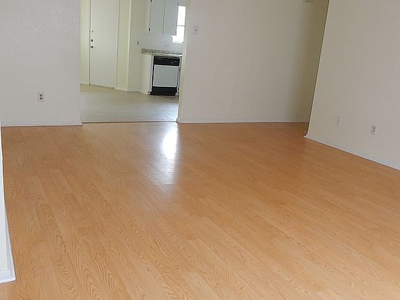 3rd image of 2405 Traverse Dr