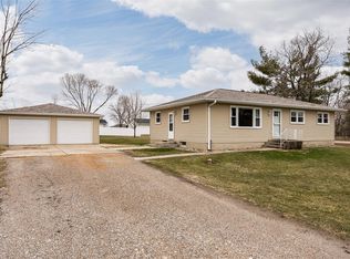 375 Charlotte Ave, Robins, IA 52328