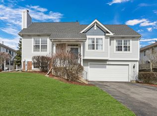 2777 N Augusta Dr, Wadsworth, IL 60083